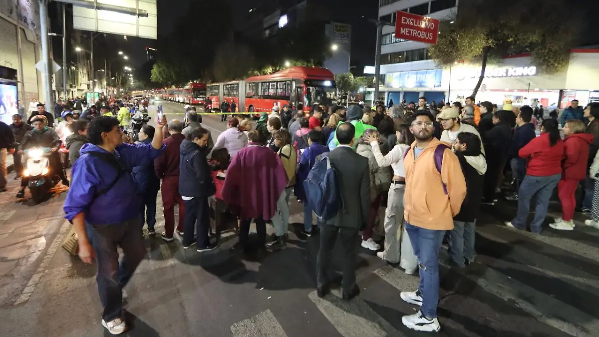 Bloqueo en Insurgentes y San Cosme